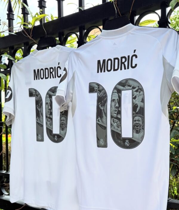 Camiseta Real Madrid 2025/26 ESPECIAL Luka Modric (Dorsal Incluido) - Imagen 3
